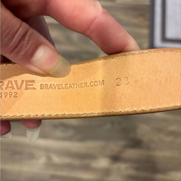 BRAVE Tan Italian Leather Belt Size 28 - Picture 5 of 7